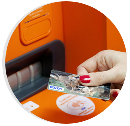 wypłata zbliżeniowa kartą w bankomacie