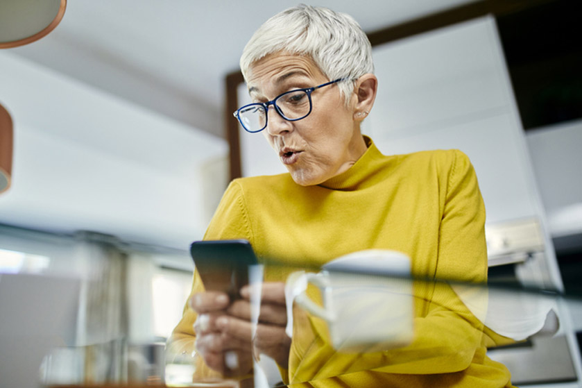 Przelewy na telefon BLIK przydadzą się, gdy nie znasz numeru konta odbiorcy. Są realizowane 24/7.