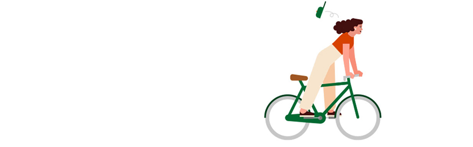 Kobieta, która jedzie na rowerze.